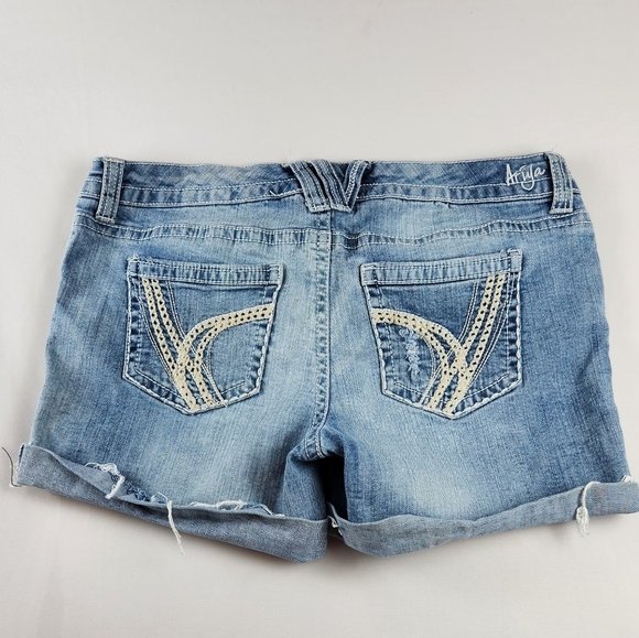 Ariya Jeans 13/14 Blue Jean Shorts Denim Embroidered Embellished Distressed - Picture 2 of 7